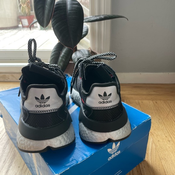 Adidas - Picture 3 of 5